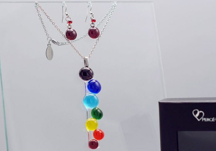 Pendant and earrings #846, "l'Artiste
