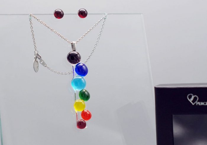 Pendant and earrings #846, "l'Artiste