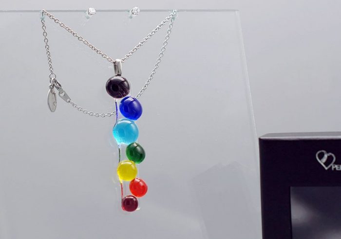 Pendant and earrings #846, "l'Artiste
