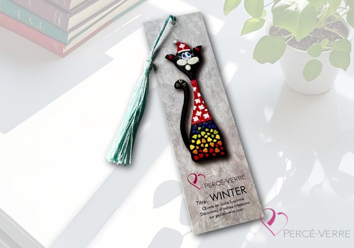 Bookmark - Winter fused glass cat with pompon | Percé-Verre