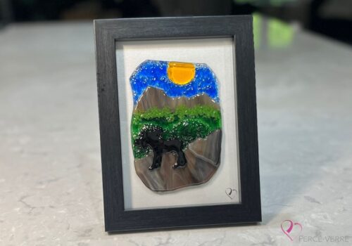 Work in fused glass depicting a moose in a natural Quebec landscape, unique creation Orignal No. 2, signed Stéphanie Béland - Percé-Verre.