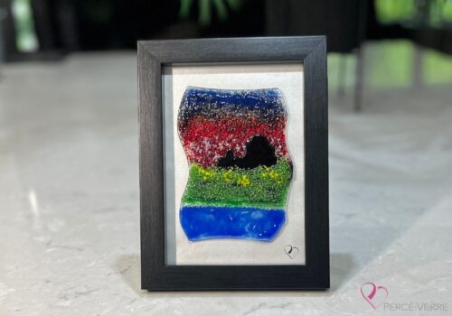 Fused glass work depicting the Château Frontenac as seen from Lévis, framed in 5 x 7 format. Collection Québec en couleurs, Percé-Verre.