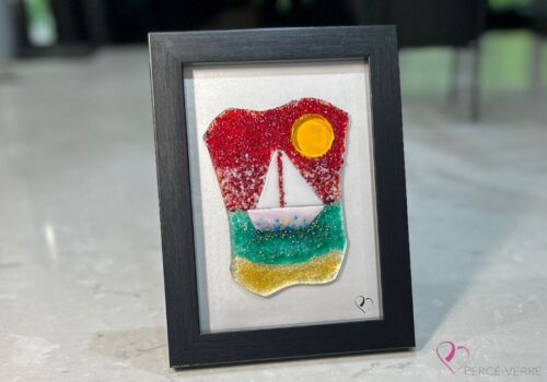 Voilier No. 7 Fused glass work depicting a sailboat on the sea, framed 5 x 7. Cap sur les rêves collection, signed Percé-Verre.