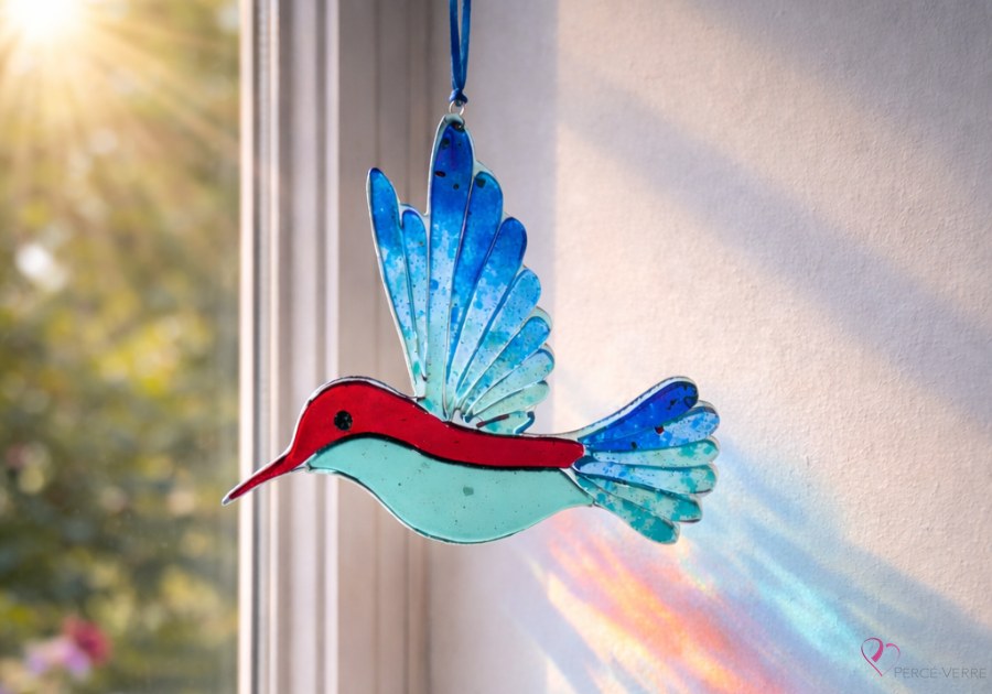 Colibri verre fusionné rouge et turquoise fait au Québec – capteur de soleil Percé-Verre