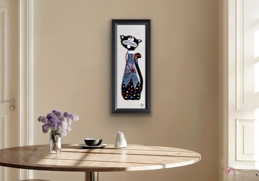 Œuvre murale de chat Docteure Audrey en verre fusionné présentée dans un décor intérieur.